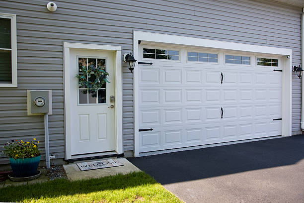 24/7 Emergency Garage Door Panel Replacement experts in Rose Hill, VA